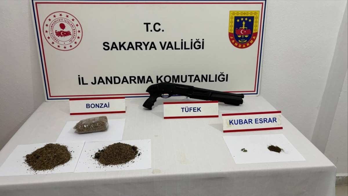 Sakarya'da uyuşturucu sattığı iddia edilen 4 zanlı tutuklandı