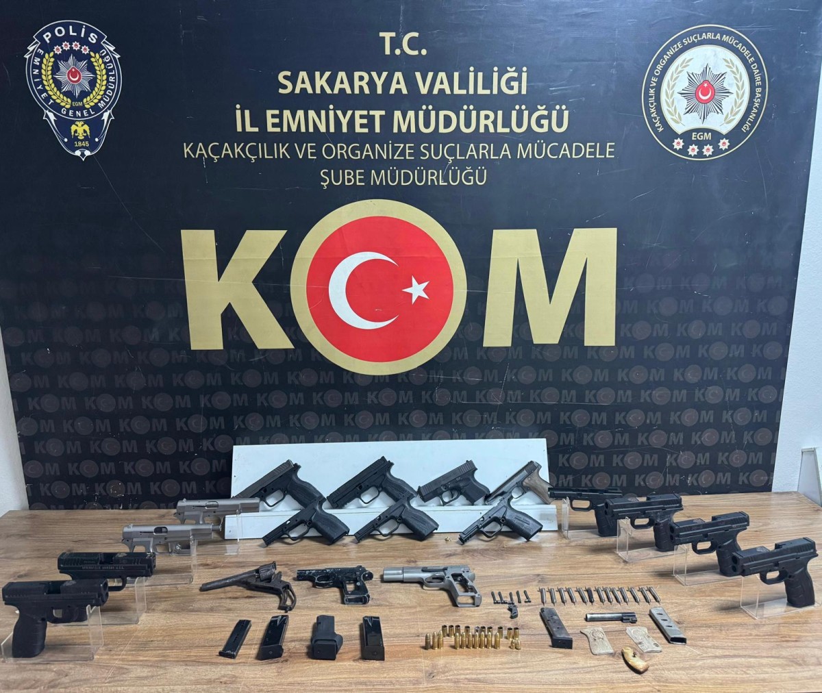 Sakarya'da silah kaçakçılığı operasyonunda 2 zanlı tutuklandı