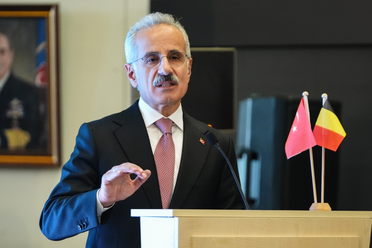Bakan Uraloğlu 