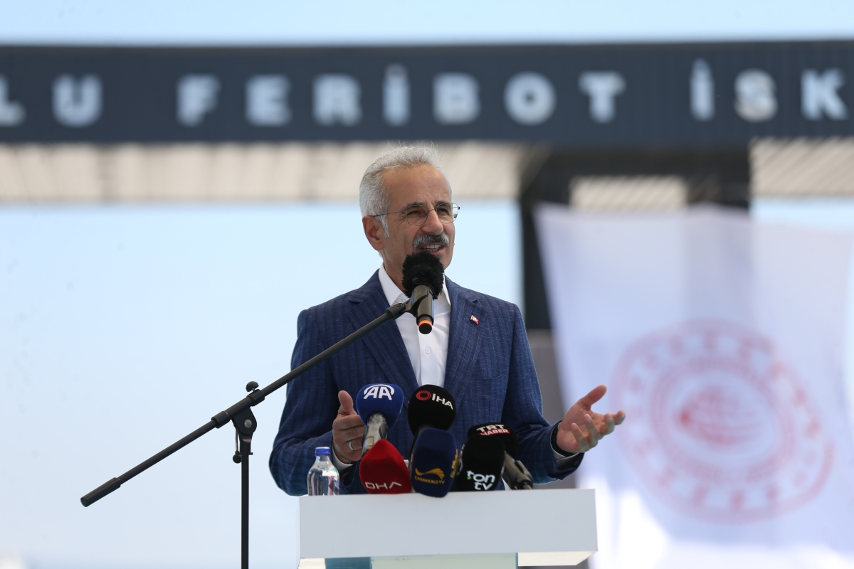 Bakan Uraloğlu 