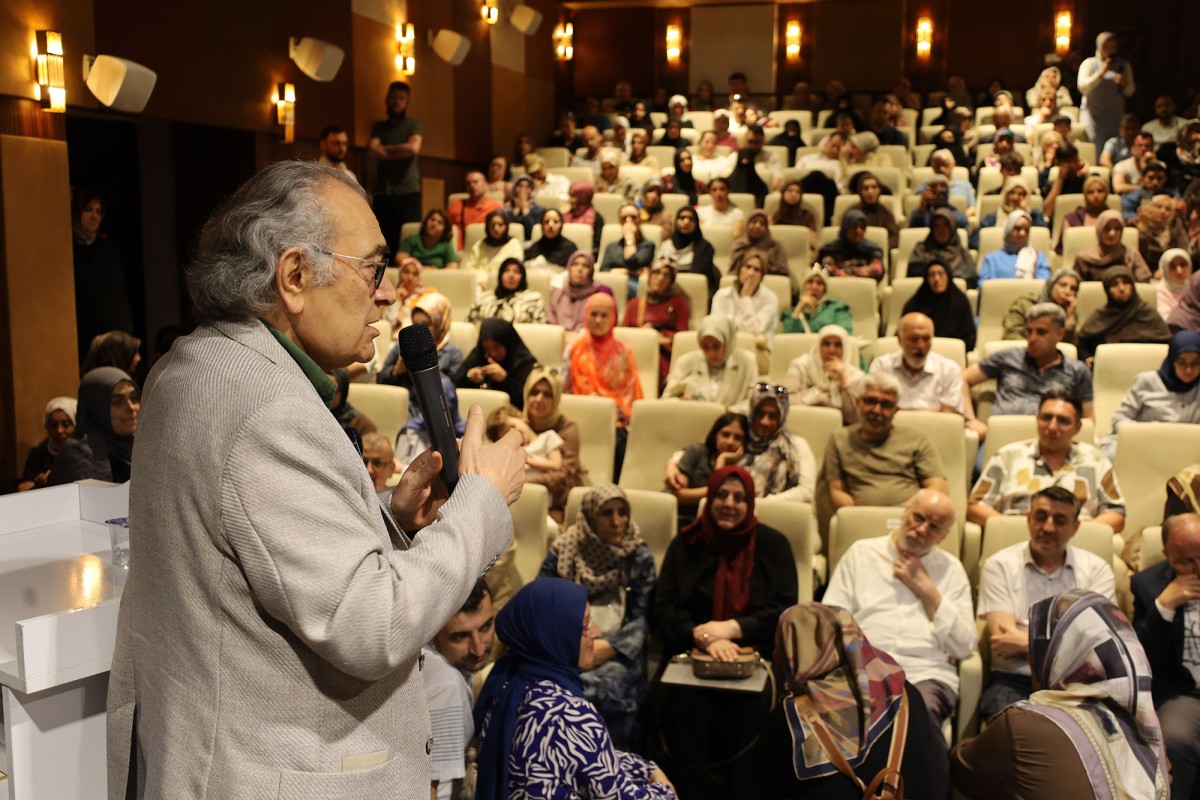 Prof. Dr. Tarhan: “Empati ve anlayış büyük önem taşıyor”
