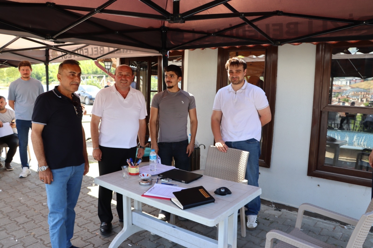 Ferizli Belediyesi, iş arayanlarla  iş verenleri bir araya getiriyor