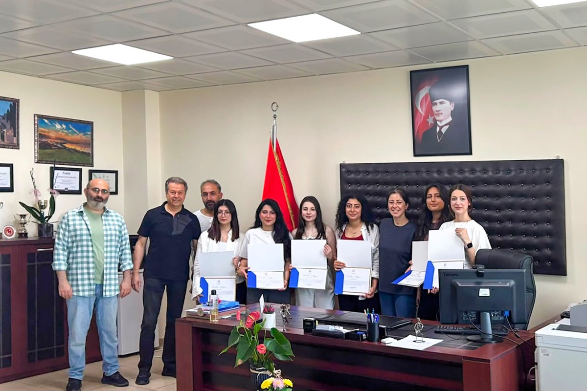 Ödüllü öğrencilere başarı belgesi takdim edildi