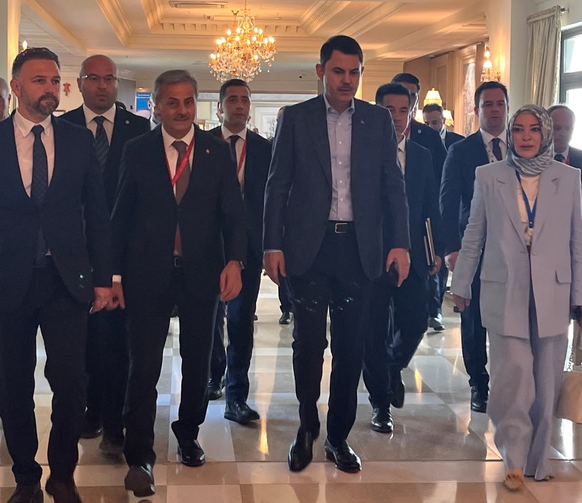Başkanı Alemdar kentteki projeleri Bakan Kurum'a tanıttı