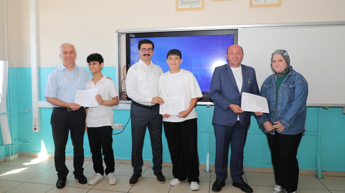 Ferizli’de Karne Coşkusu: Öğrenciler Yaz Tatiline “Merhaba” Dedi