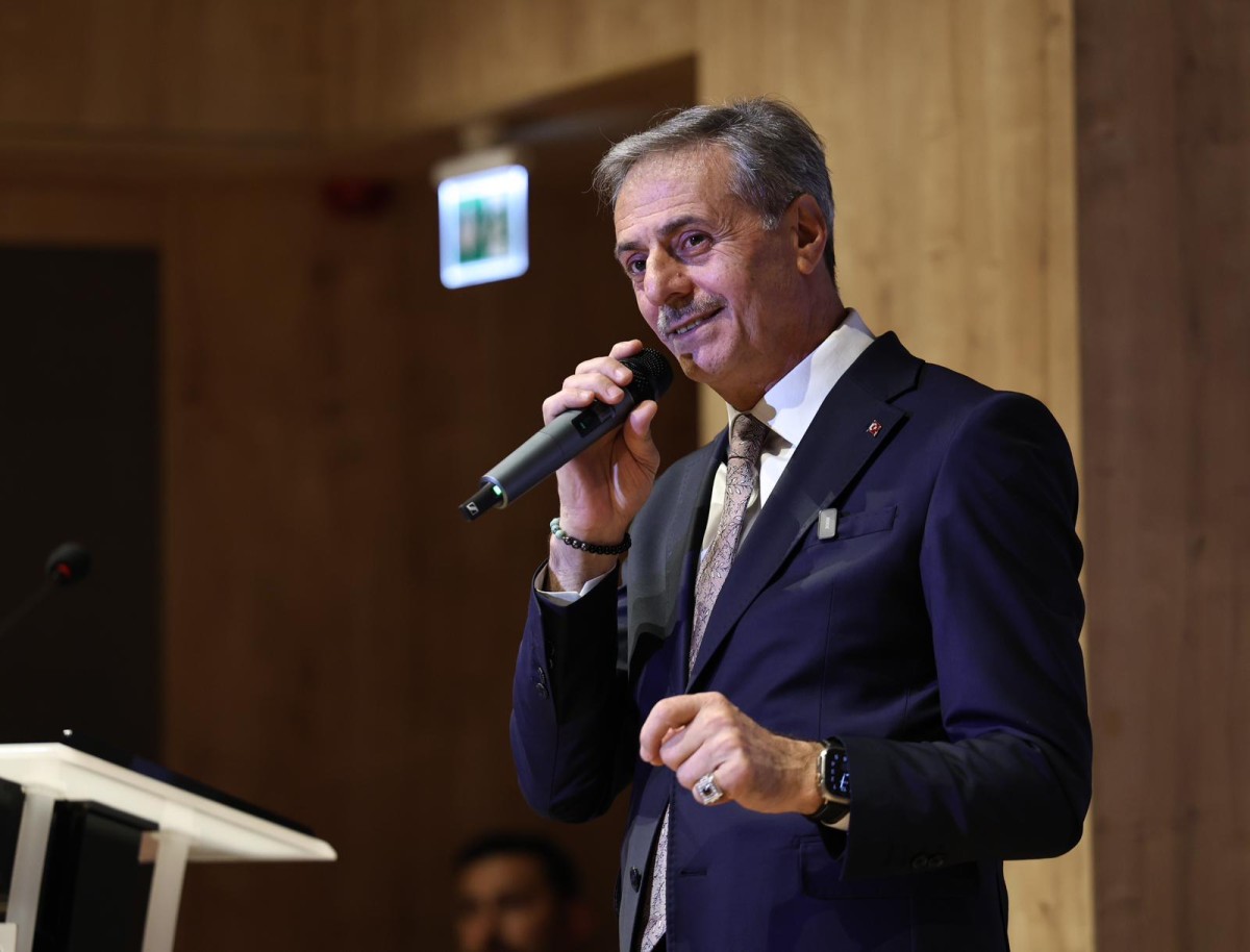 Başkan Alemdar “Geleceğimiz olan gençlerimizin yarınları için eserler üretiyoruz”