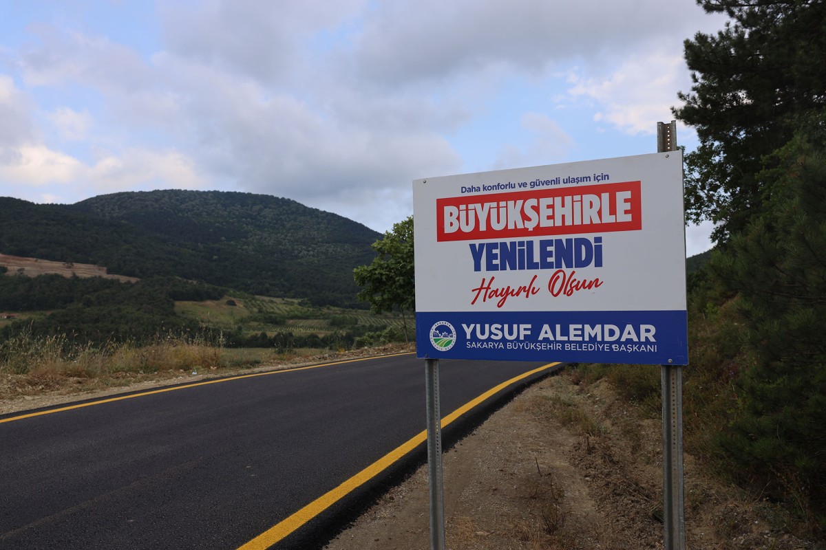Geyve Alıplar’ın 9 kilometrelik yolu yenilendi