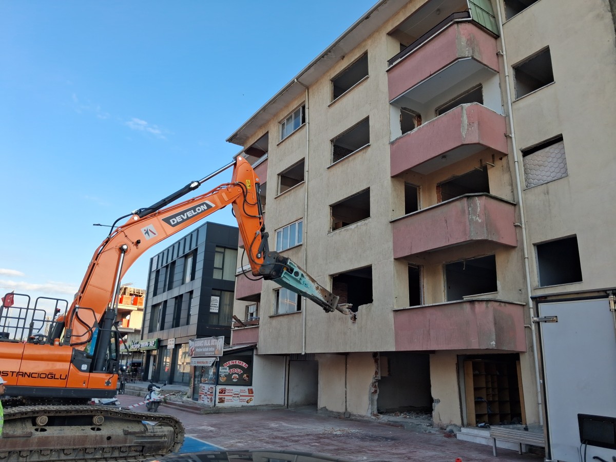 Serdivan Belediyesi 71 konutun dönüşümü için çalışma başlattı