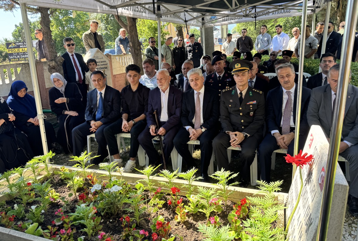 15 Temmuz şehidi Serdar Gökbayrak, Sakarya'daki mezarı başında anıldı