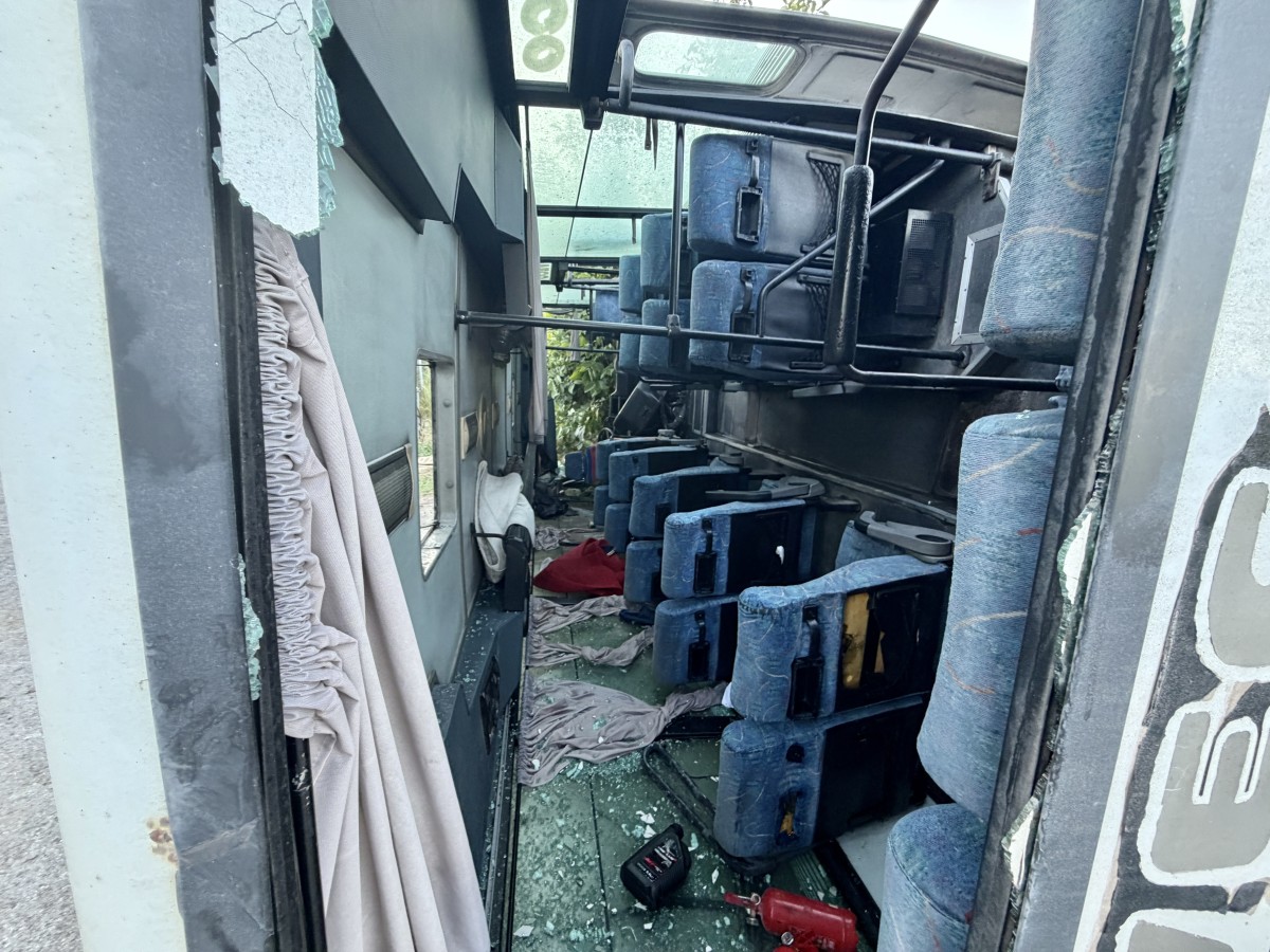 Sakarya'da 13 kişinin yaralandığı trafik kazası araç kamerasında