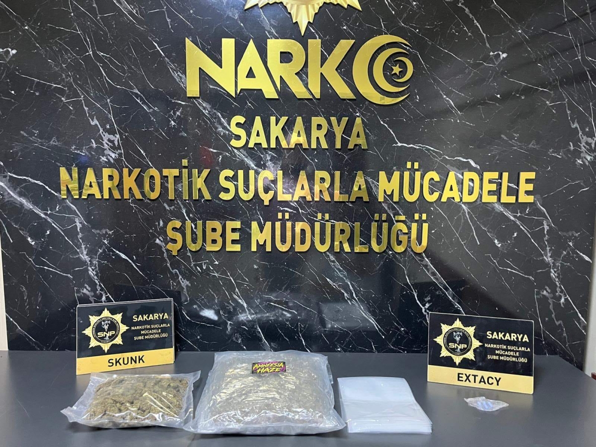 Sakarya'da otoyolda uyuşturucu sevkiyatı yapan 1 zanlı tutuklandı