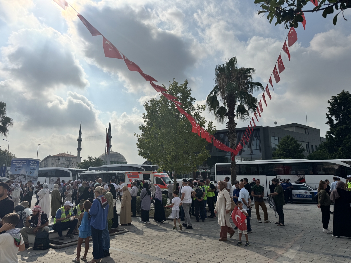 ″Filistin Konvoyu″ Sakarya'dan dualarla uğurlandı