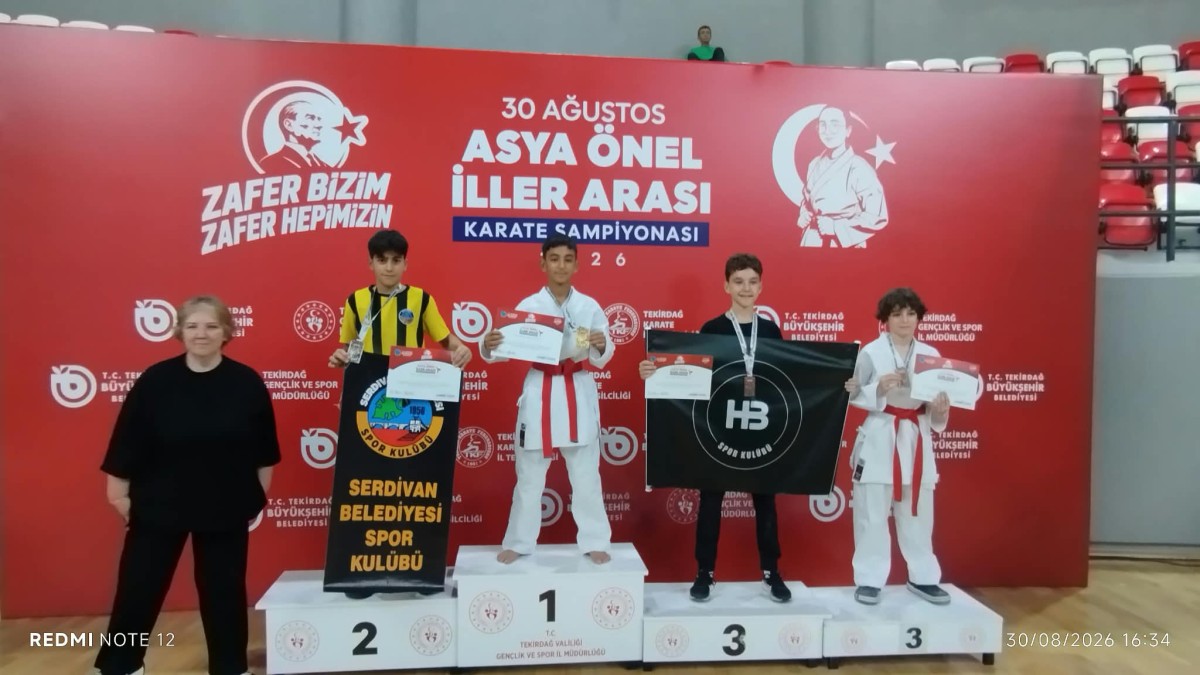 Serdivan’ın Karatecileri Çorlu’da da Kürsüyü Bırakmadı