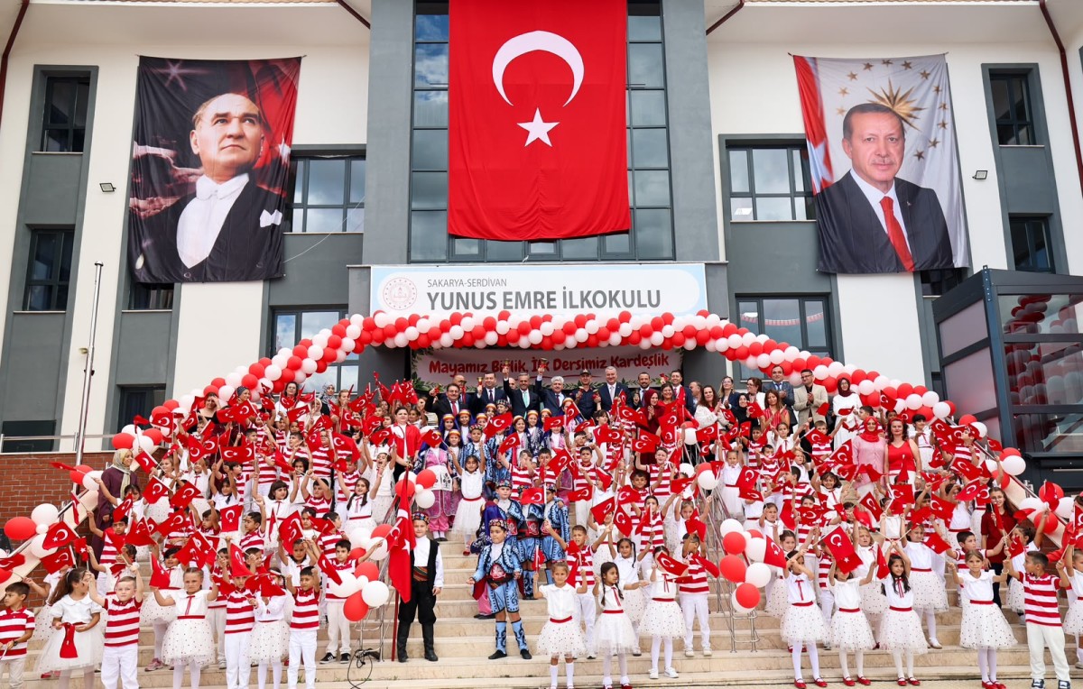 Sakarya'da öğrenciler yaz tatilinin ardından okullarına kavuştu