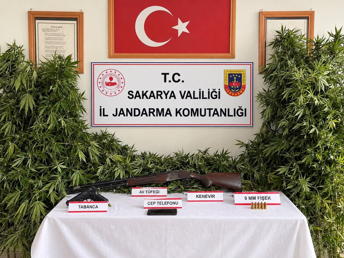 Sakarya'da uyuşturucu operasyonunda yakalanan 3 şüpheli tutuklandı
