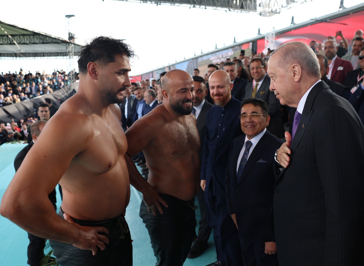 Cumhurbaşkanı Erdoğan, Yağlı Güreş Cumhurbaşkanlığı Kupası'nın final müsabakasını izledi